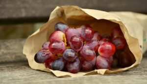 Cómo almacenar uvas en la nevera o el congelador