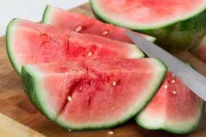how to tell if watermelon go bad ( in the fridge, freezer, counter)