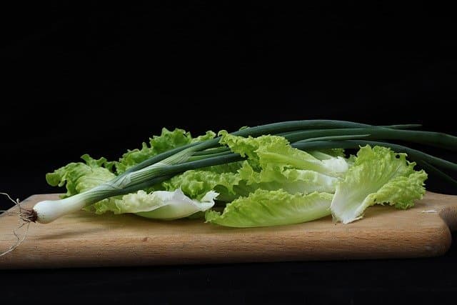 How long does romaine lettuce last in the fridge
