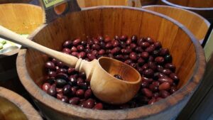 how to store olives to make them last longer