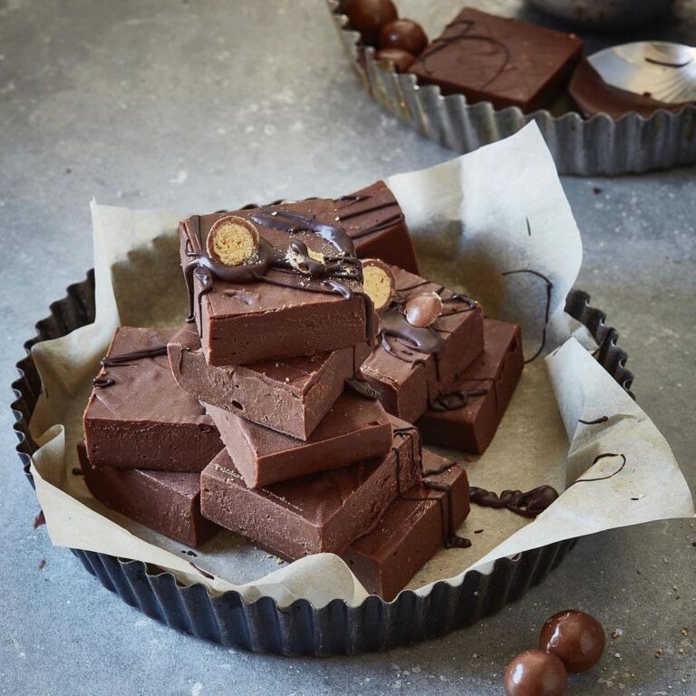 How Long Does Fudge Last Unrefrigerated? Storage, Expiration