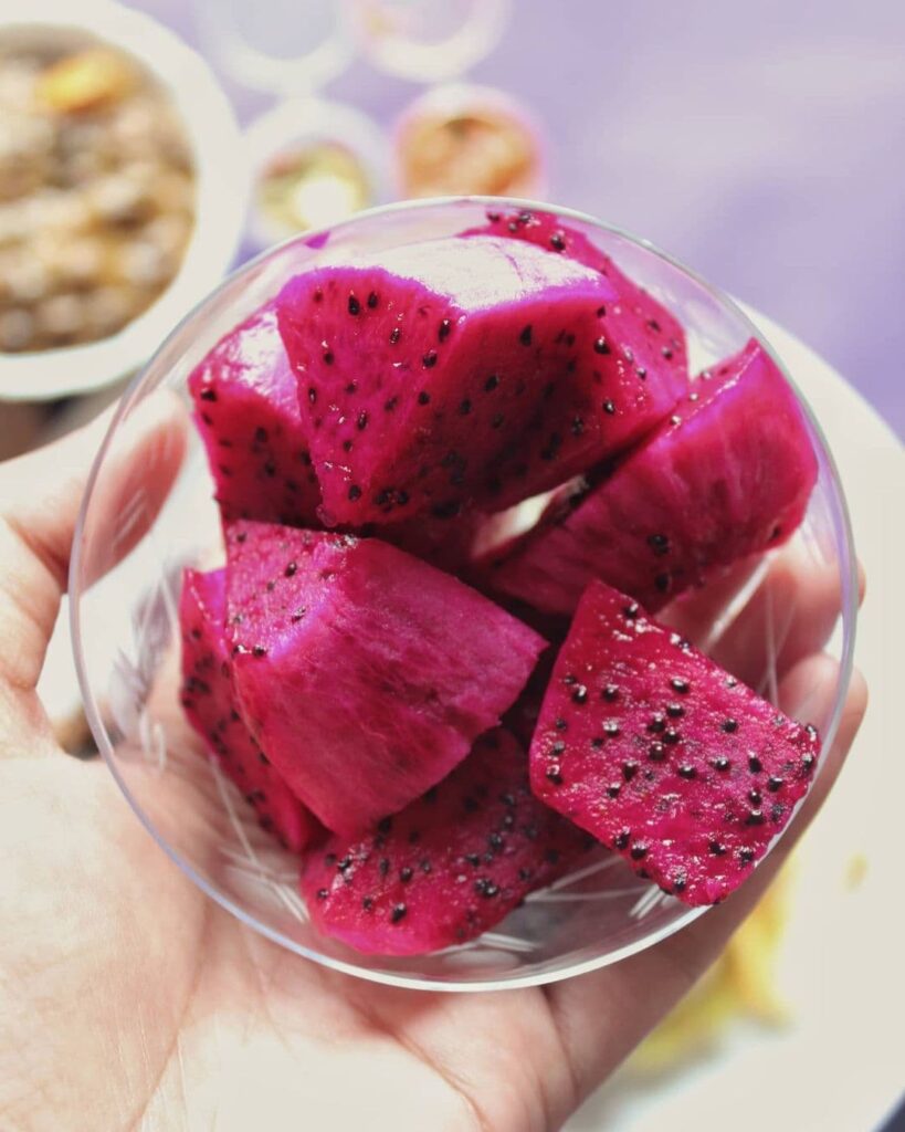 how to cut dragon fruit