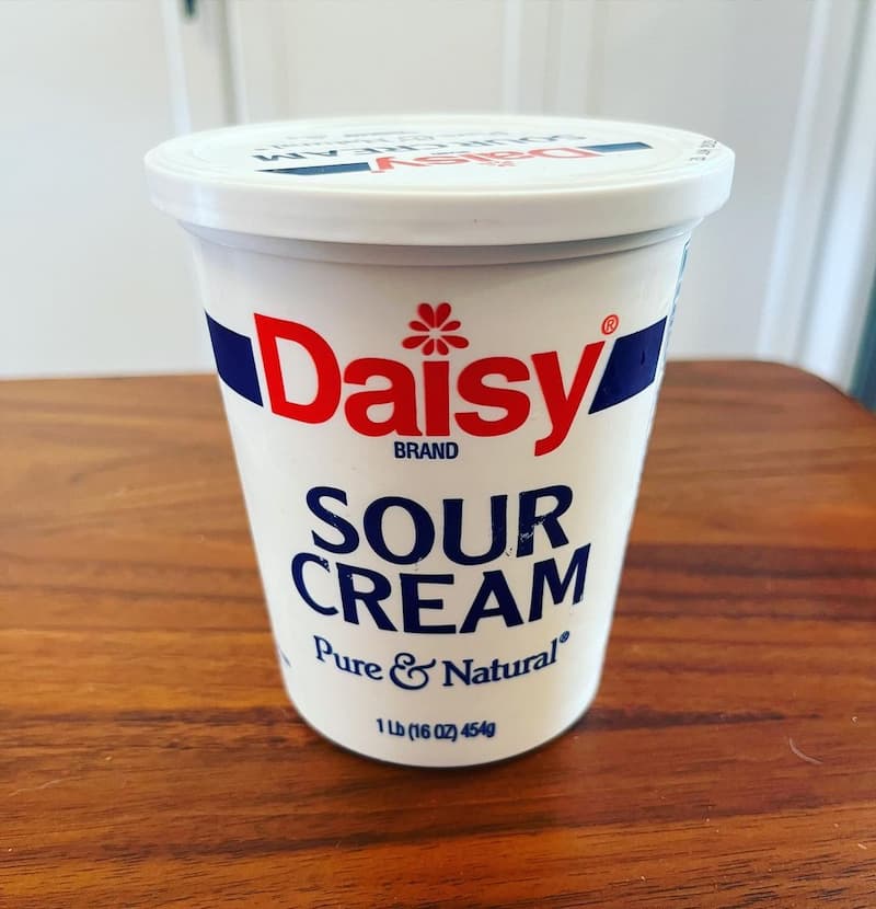 how long does daisy sour cream last
