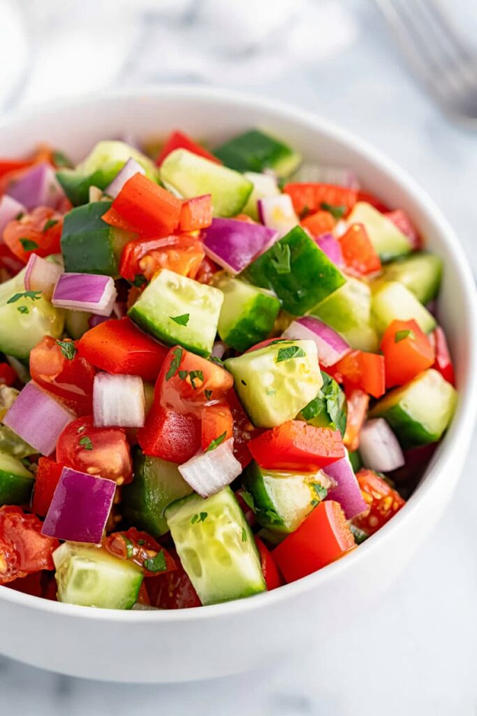 Israeli Salad (Salat Yerakot)