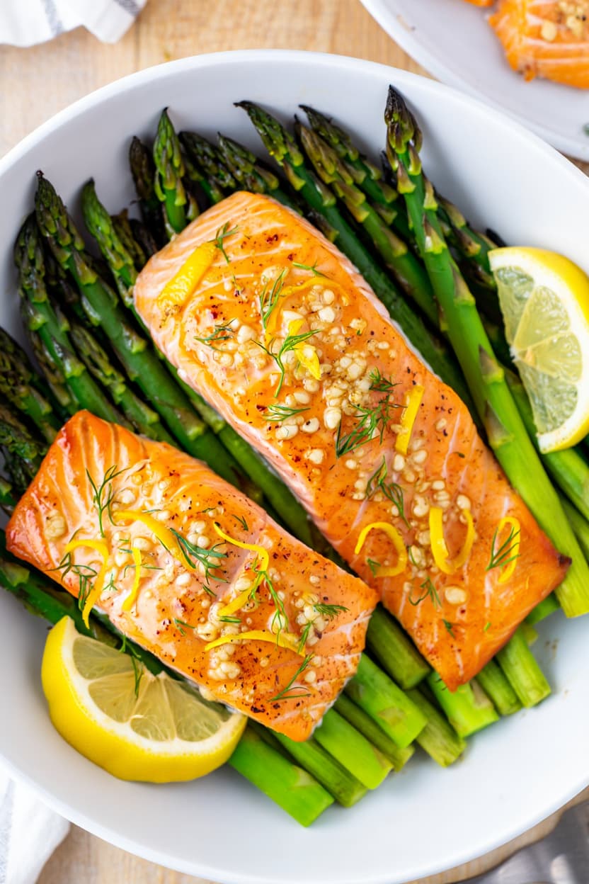 Baked Salmon with Roasted Asparagus and Garlic